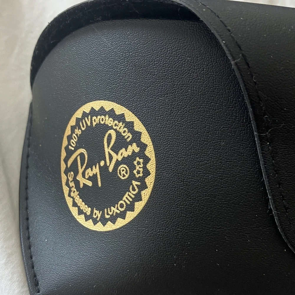 Ray-Ban black eyeglass case in perfect‎ condition includes cleaning cloth